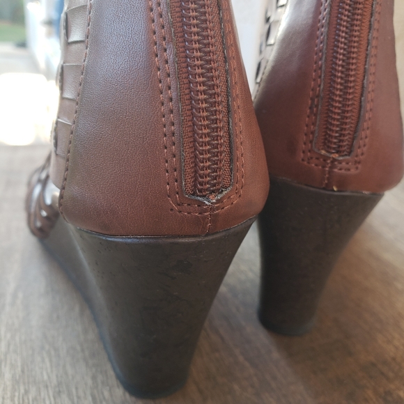 American Eagle Woven Wedge Sandal - Picture 5 of 7